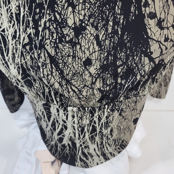 Kenneth Cole Reaction Blouse - Picture 6 of 9